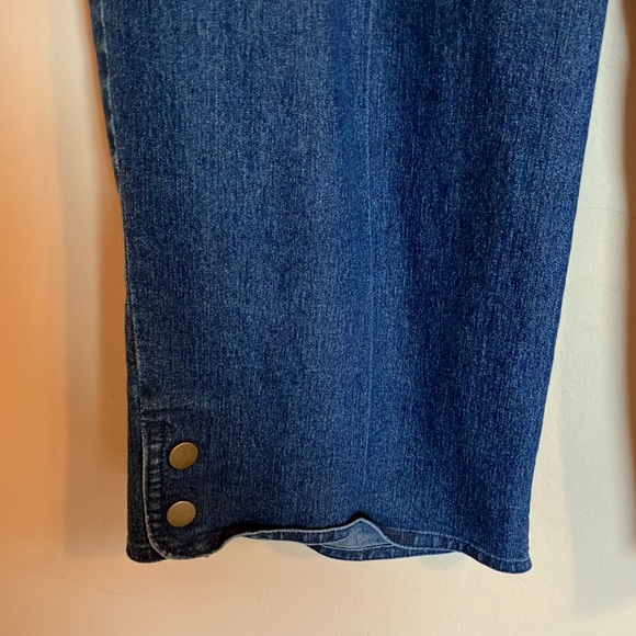 Beautiful tailored medium stonewashed jean capris by Allison Daley, size 14 - Picture 6 of 16